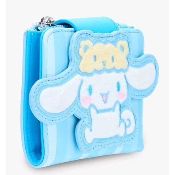 NEW Her Universe Cinnamoroll Friends Pin Collector Handbag Crossbody And WALLET - Picture 7 of 10